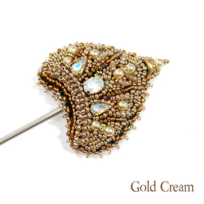 The Fantail Shawl pin Pattern